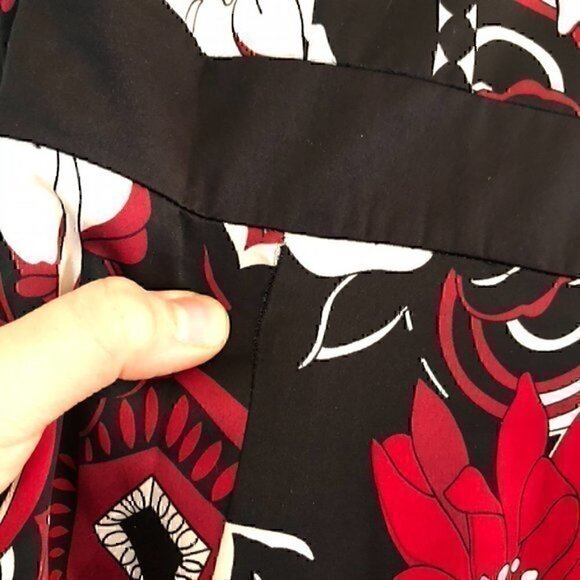 ANN TAYLOR Black Red White Multi Floral 3/4 Sleeve Knee Length Work Shift Dress - Picture 9 of 13